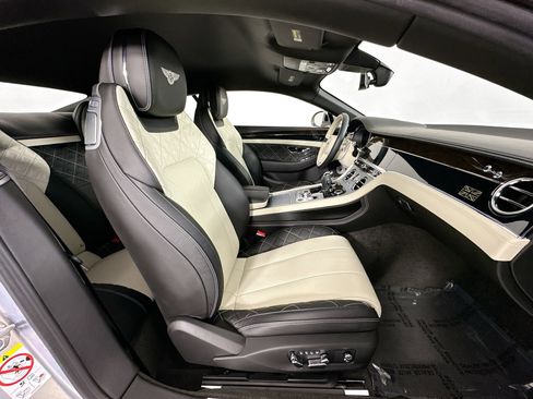 Certified 2020 Bentley Continental GT V8 image 27