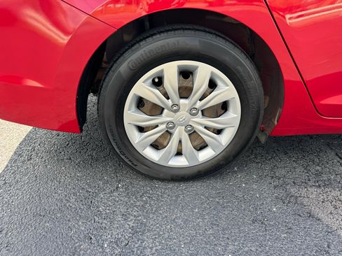 Used 2018 Hyundai Accent SE image 9