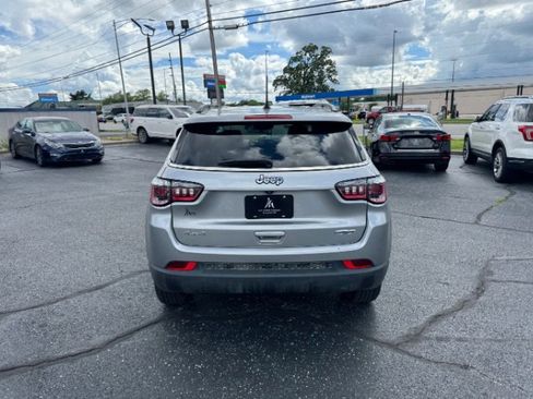 Used 2022 Jeep Compass Latitude AWD/4WD image 4