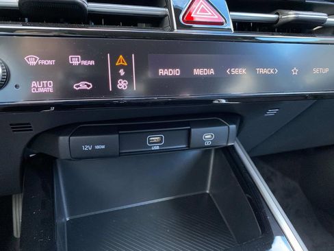 New 2025 Kia Niro LX image 10