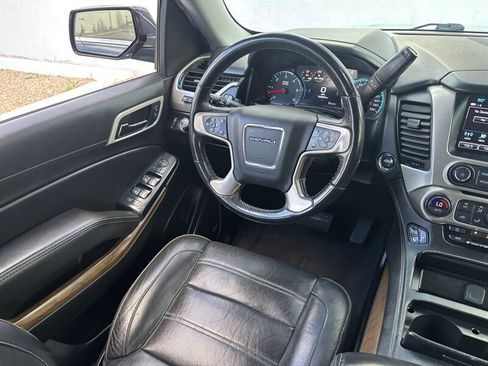 Used 2019 GMC Yukon XL Denali image 36