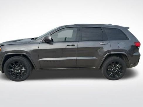 Used 2019 Jeep Grand Cherokee Altitude AWD/4WD image 3
