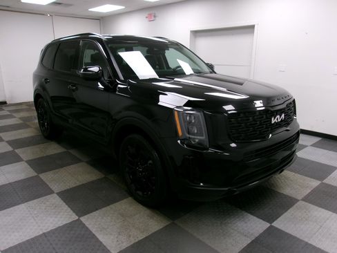 Used 2022 Kia Telluride EX w/ EX Premium Package image 16