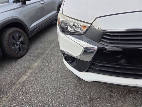 Used 2017 Mitsubishi Outlander Sport ES image 5