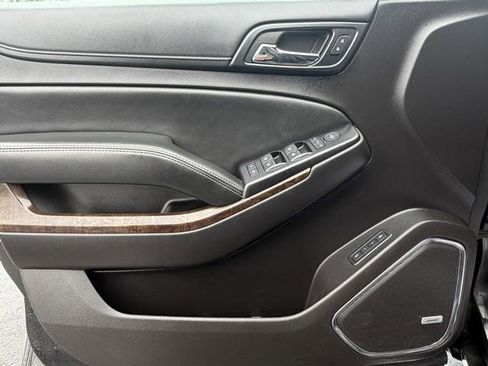 Used 2016 Chevrolet Suburban LT image 10