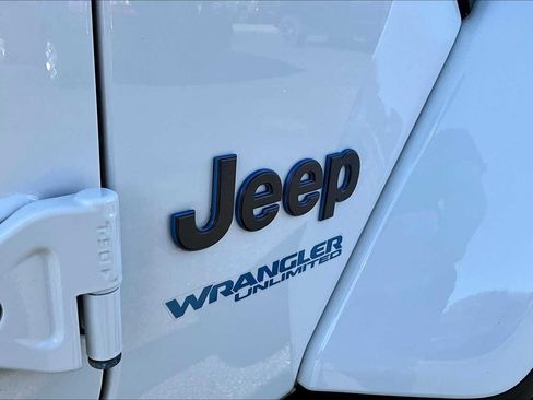 Used 2022 Jeep Wrangler Unlimited Rubicon 4xe w/ Cold Weather Group image 31