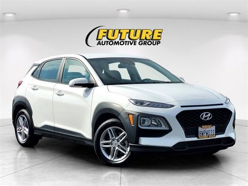 Used 2021 Hyundai Kona SE image 1