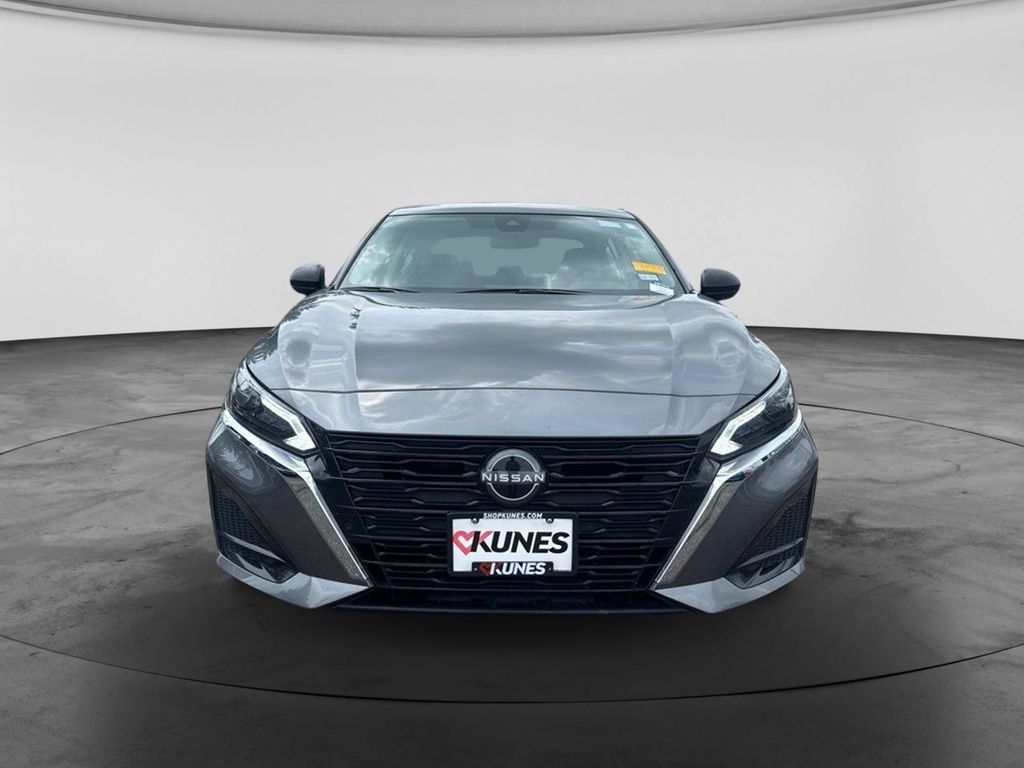 Used 2025 Nissan Altima 2.5 SV FWD image 4