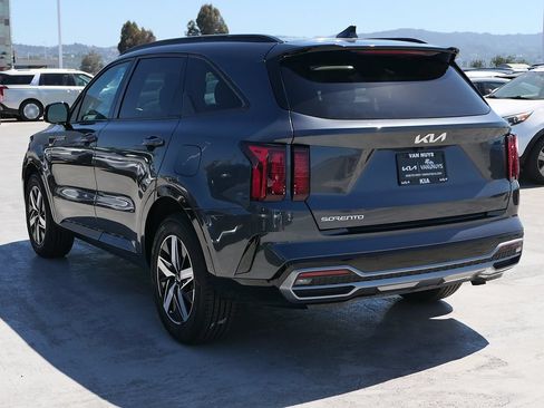 Used 2023 Kia Sorento EX w/ Panoramic Sunroof Package FWD image 6