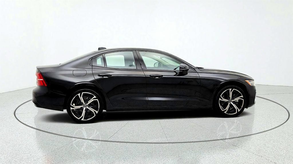 Used 2025 Volvo S60 B5 Plus AWD/4WD image 4