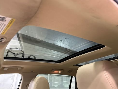 Used 2013 Lincoln MKT AWD image 5