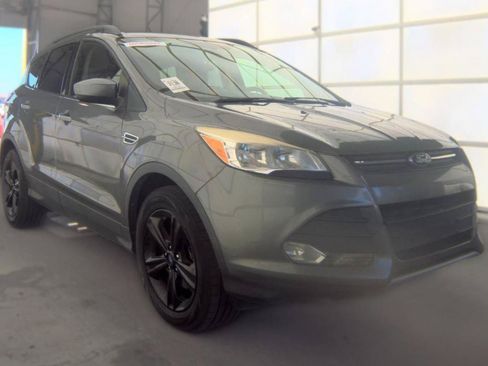 Used 2014 Ford Escape SE w/ Equipment Group 201A FWD image 4