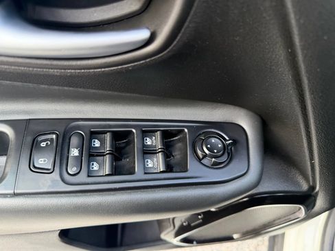 Used 2019 Jeep Renegade Altitude w/ Quick Order Package 2XM image 23