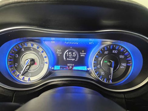 Used 2023 Chrysler 300 Touring image 12