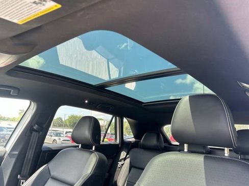 Used 2023 Volkswagen Atlas Cross Sport SE w/ Panoramic Sunroof Package FWD image 31