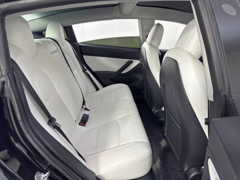 Used 2021 Tesla Model 3 Standard Range Plus image 41