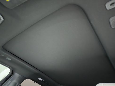 Used 2025 Toyota Sequoia Capstone AWD/4WD image 12