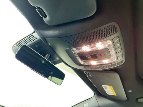 Certified 2022 Mercedes-Benz GLB 250 4MATIC image 11