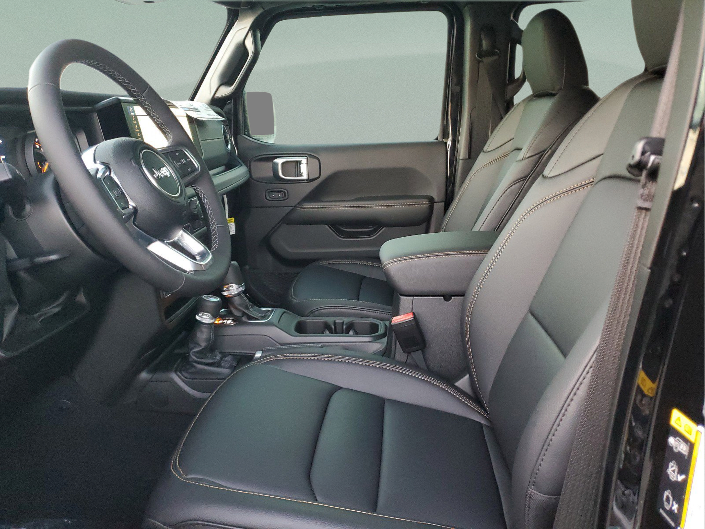 New 2026 Jeep Wrangler Unlimited Sahara AWD/4WD image 15