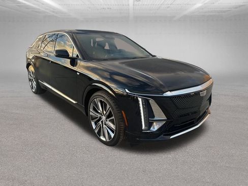 Certified 2025 Cadillac Lyriq Luxury image 4