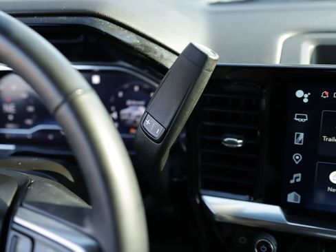 Used 2023 Chevrolet Silverado 1500 LT image 20