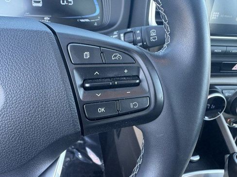 Used 2024 Hyundai Venue SEL image 16