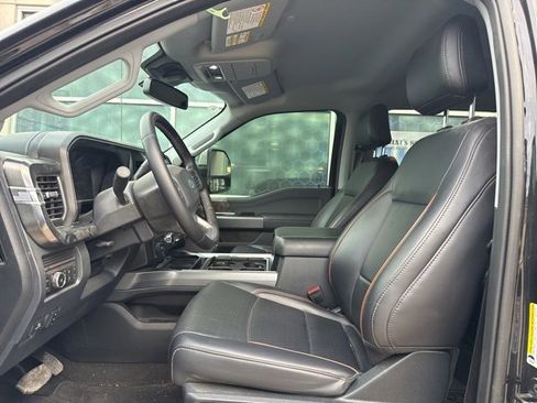 Used 2025 Ford F350 Lariat w/ Chrome Package image 8