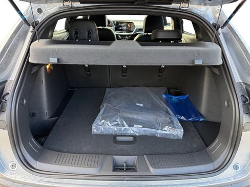 New 2026 Chevrolet Trax RS w/ Sunroof Package image 17