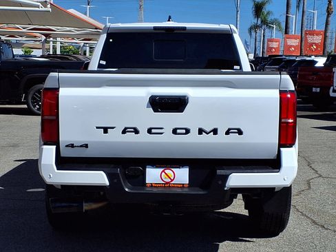 Certified 2024 Toyota Tacoma TRD Sport w/ TRD Sport Premium Package AWD/4WD image 5