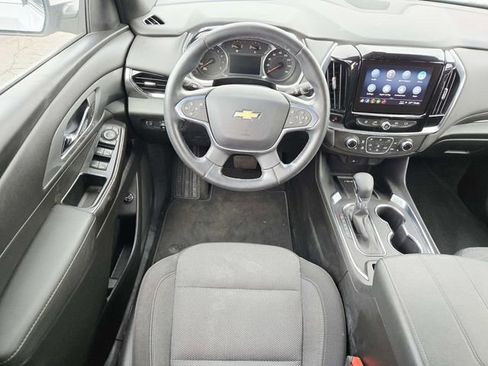 Used 2023 Chevrolet Traverse LT image 7
