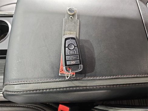 Used 2020 Ford F250 Platinum image 37