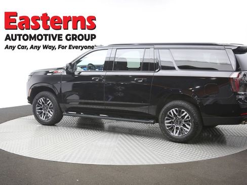 Used 2025 Chevrolet Suburban Z71 AWD/4WD image 65