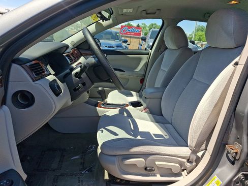 Used 2009 Chevrolet Impala LS FWD image 16
