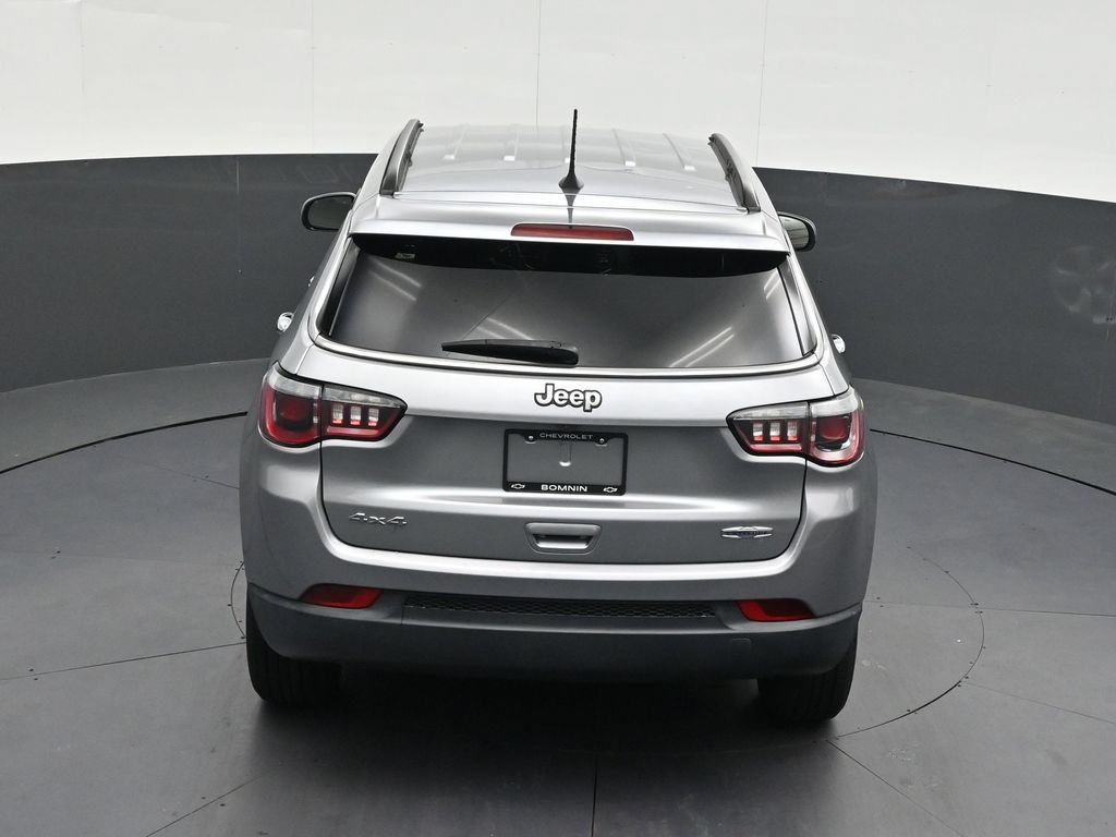 Used 2019 Jeep Compass Latitude AWD/4WD image 18