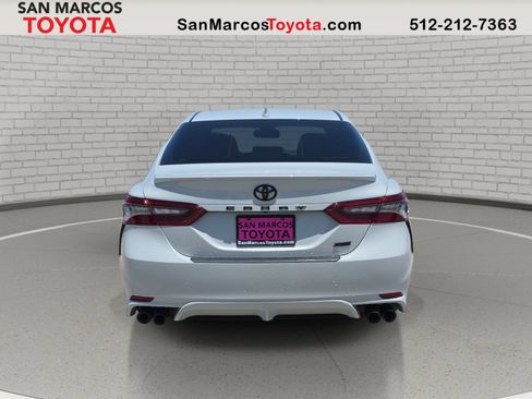 Used 2022 Toyota Camry XSE FWD image 7