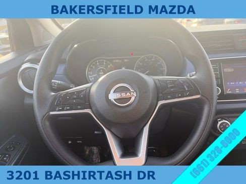 Used 2023 Nissan Versa SV image 14