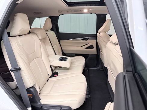 Certified 2023 INFINITI QX60 Luxe w/ Performance Audio Package FWD image 42