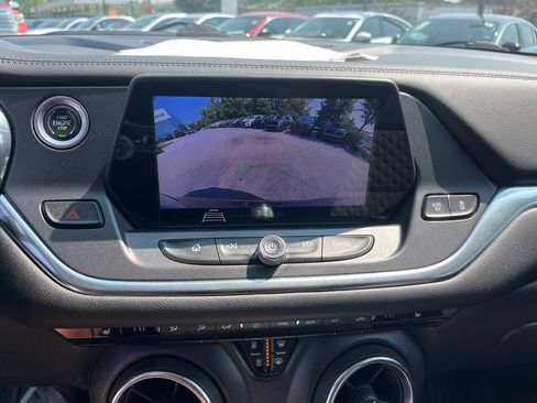 Used 2019 Chevrolet Blazer LT FWD image 17