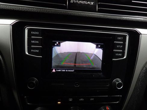 Used 2018 Volkswagen Passat 2.0T S image 14