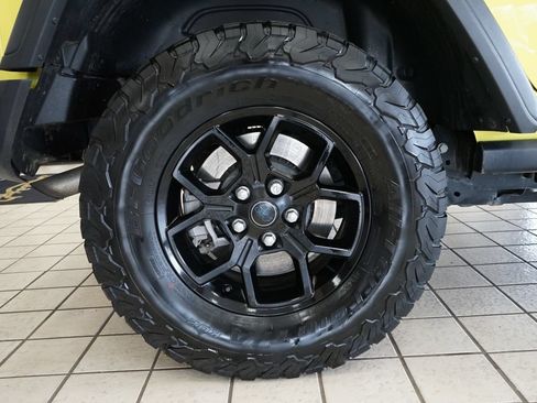 Used 2024 Jeep Wrangler Unlimited AWD/4WD image 59