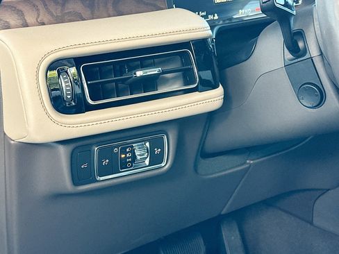 Used 2022 Lincoln Aviator Reserve w/ Elements Package Plus image 10