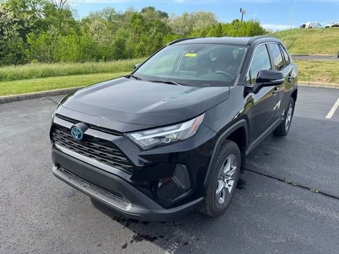 Used 2023 Toyota RAV4 XLE w/ XLE Grade Weather Package image 7