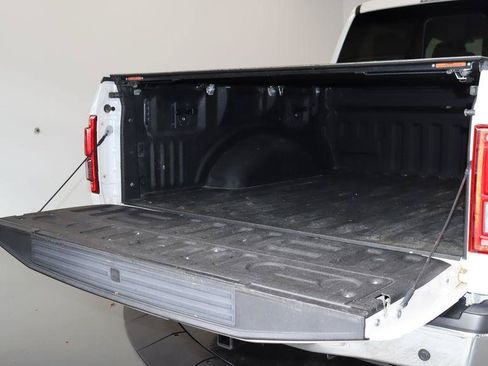 Used 2016 Ford F150 Lariat w/ Equipment Group 502A Luxury AWD/4WD image 27