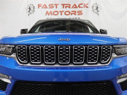 Used 2023 Jeep Grand Cherokee Summit AWD/4WD image 13