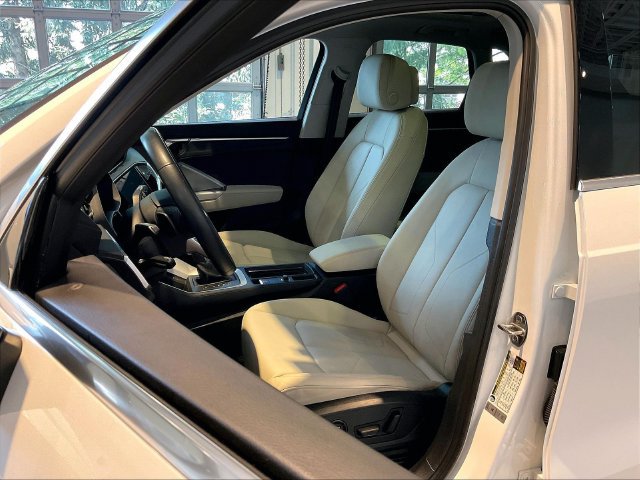 Certified 2023 Audi Q3 2.0T Premium w/ Convenience Package AWD/4WD image 6