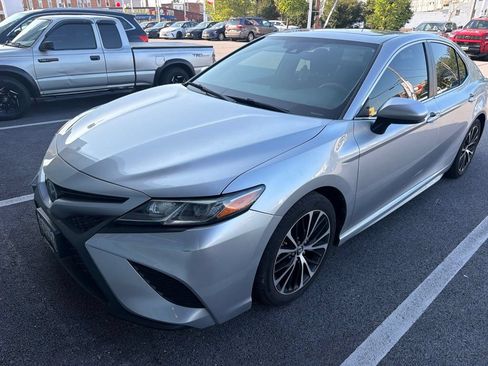 Used 2020 Toyota Camry SE w/ Protection Package (Q2) FWD image 2