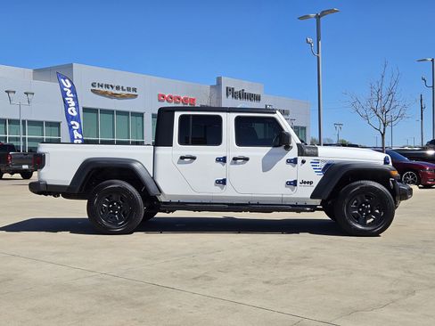 Used 2020 Jeep Gladiator Sport AWD/4WD image 7