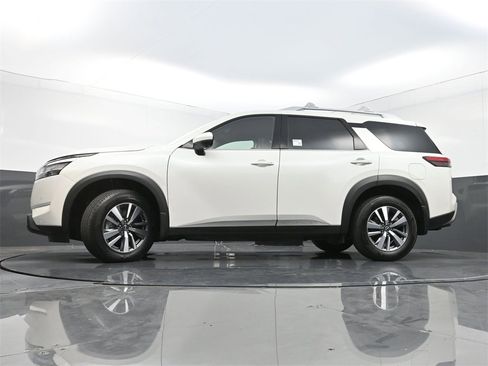 Used 2024 Nissan Pathfinder SL image 30