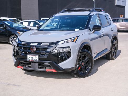 Used 2026 Nissan Rogue SV AWD/4WD image 1