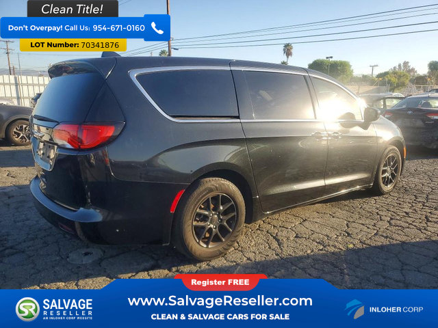 Used 2017 Chrysler Pacifica LX FWD image 4